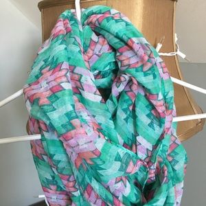 INFINITY SCARF. NEVER WORN